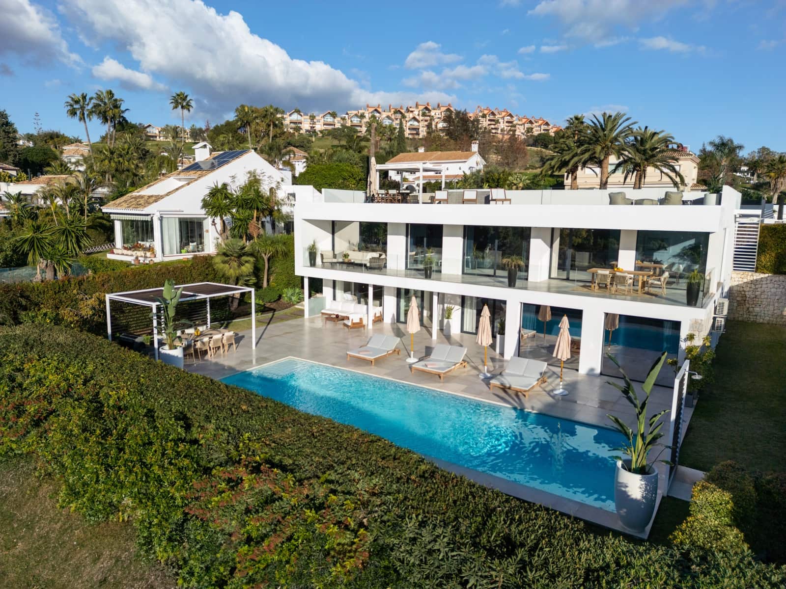 6 bedroom Villa for sale in Marbella with pool garage - € 4,500,000 (Ref: 8786144)
