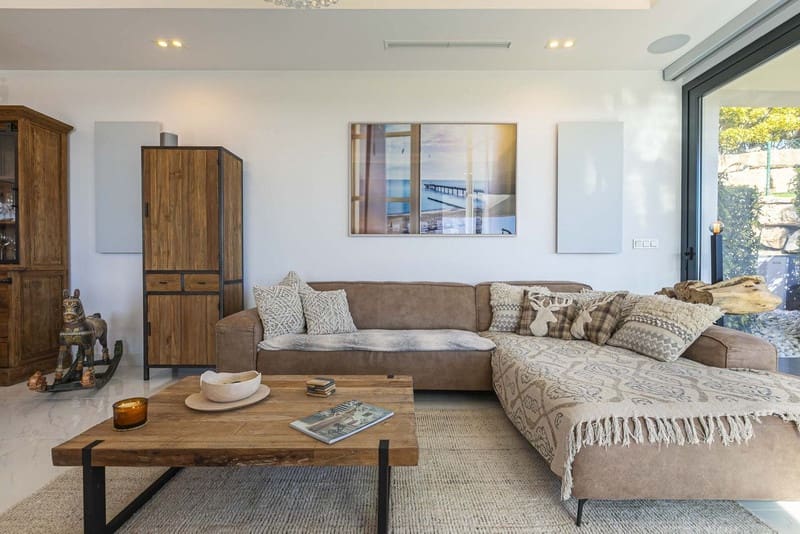 4 bedroom Villa for sale in Benahavis with pool garage - € 5,250,000 (Ref: 8789249)