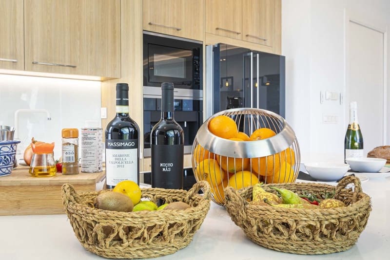 4 bedroom Villa for sale in Benahavis with pool garage - € 5,250,000 (Ref: 8789249)