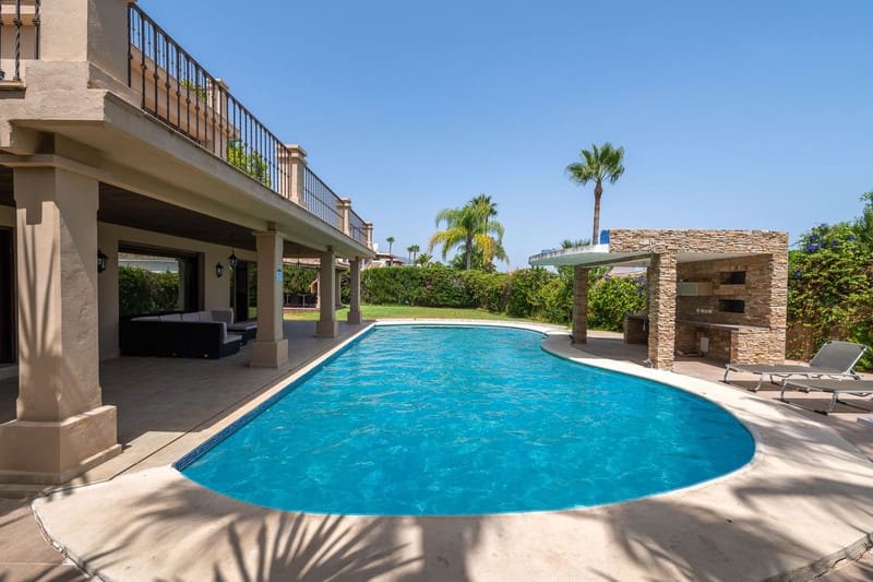 4 bedroom Villa for sale in Golden Mile with pool garage - € 2,700,000 (Ref: 8789250)