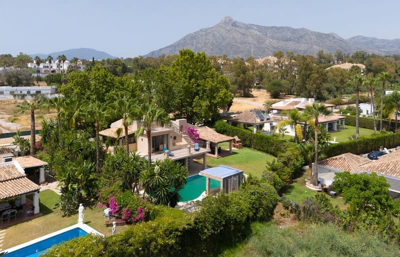 4 bedroom Villa for sale in Golden Mile with pool garage - € 2,700,000 (Ref: 8789250)