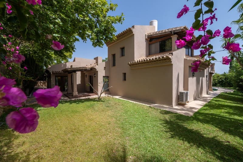 4 bedroom Villa for sale in Golden Mile with pool garage - € 2,700,000 (Ref: 8789250)