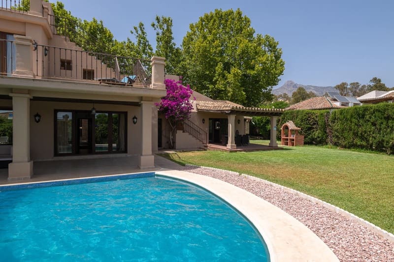 4 bedroom Villa for sale in Golden Mile with pool garage - € 2,700,000 (Ref: 8789250)