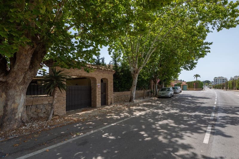 4 bedroom Villa for sale in Golden Mile with pool garage - € 2,700,000 (Ref: 8789250)