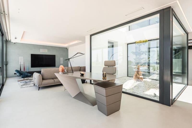 6 bedroom Villa for sale in New Golden Mile with pool garage - € 4,980,000 (Ref: 8798363)