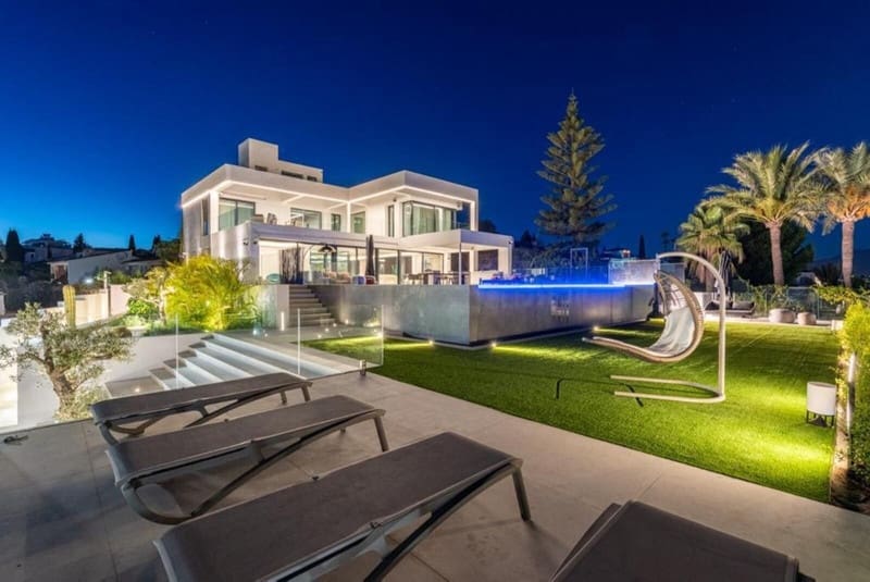 6 bedroom Villa for sale in New Golden Mile with pool garage - € 4,980,000 (Ref: 8798363)
