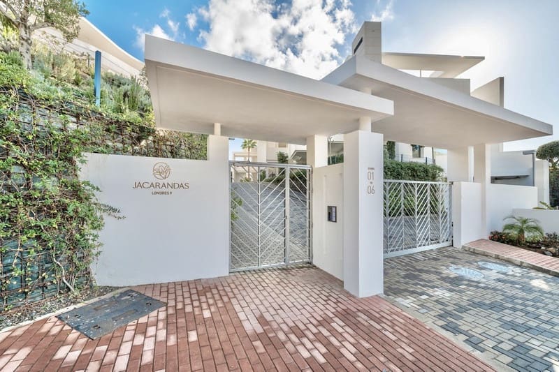 3 sypialnia Apartament na sprzedaż w Ojen z basenem garażem - 1 250 000 € (Ref: 8798364)