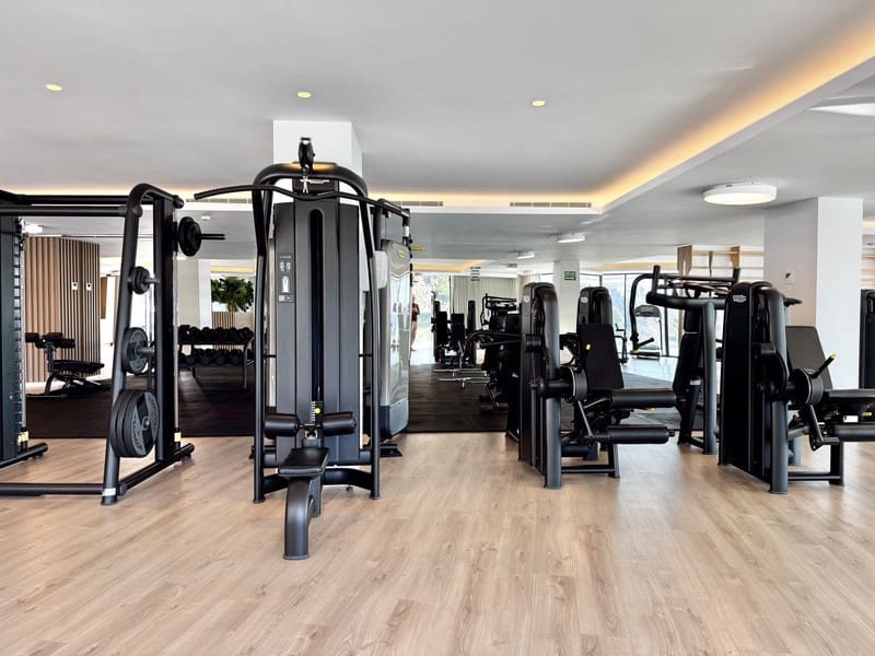 3 sypialnia Apartament na sprzedaż w Ojen z basenem garażem - 1 250 000 € (Ref: 8798364)