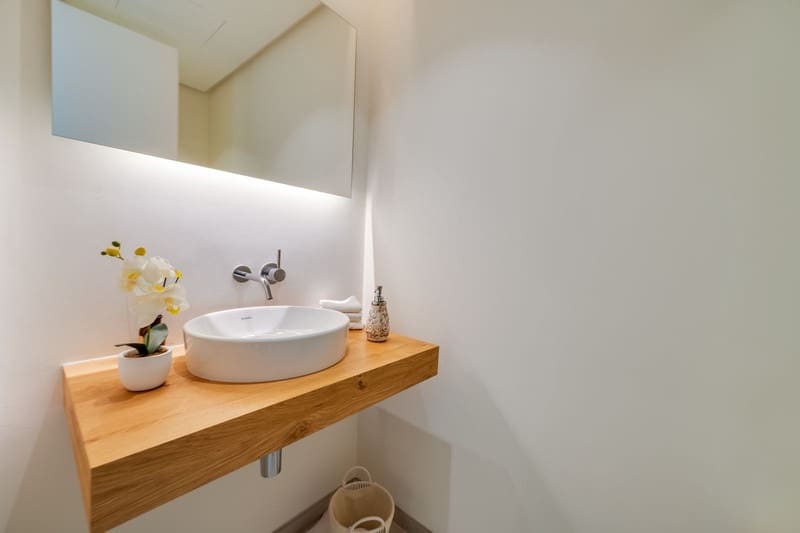 3 makuuhuone Huoneisto myytävänä paikassa Ojen mukana uima-altaan 
autotalli - 1 250 000 € (Ref: 8798364)