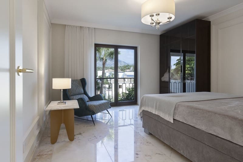 6 sovrum Villa till salu i Mijas Costa med pool garage - 2 700 000 € (Ref: 8805757)