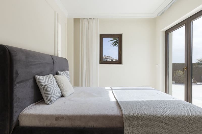 6 sovrum Villa till salu i Mijas Costa med pool garage - 2 700 000 € (Ref: 8805757)