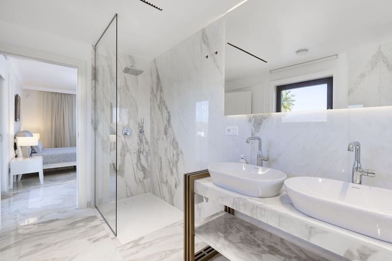 6 sovrum Villa till salu i Mijas Costa med pool garage - 2 700 000 € (Ref: 8805757)