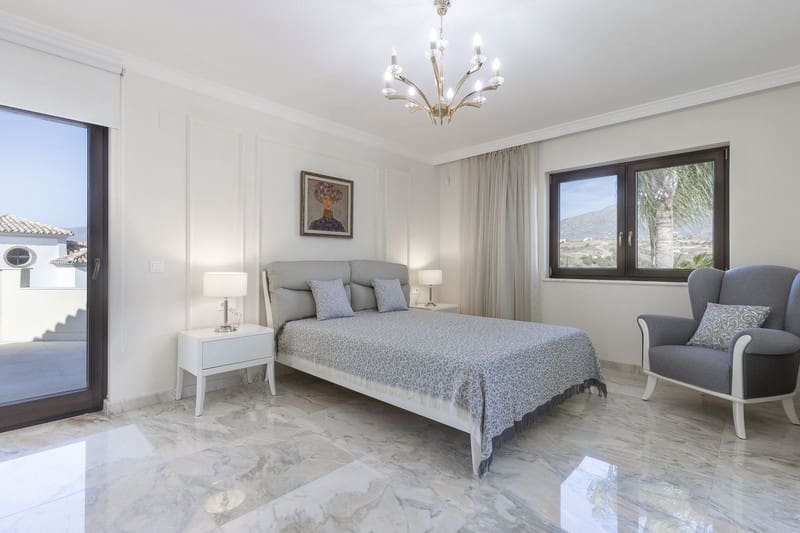 6 sovrum Villa till salu i Mijas Costa med pool garage - 2 700 000 € (Ref: 8805757)