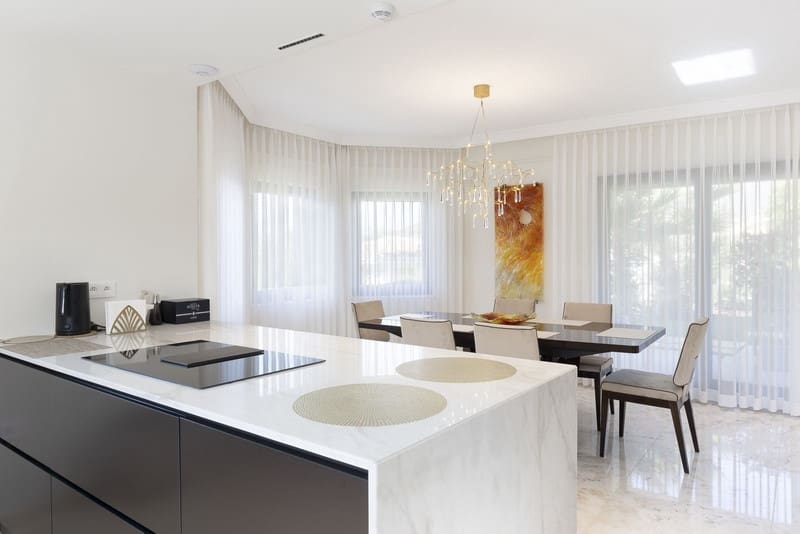 6 sovrum Villa till salu i Mijas Costa med pool garage - 2 300 000 € (Ref: 8805757)