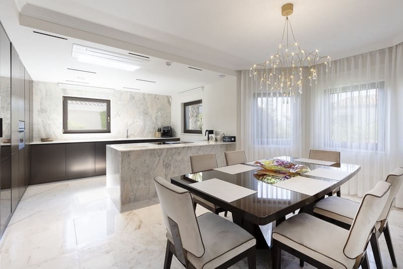 6 sovrum Villa till salu i Mijas Costa med pool garage - 2 300 000 € (Ref: 8805757)