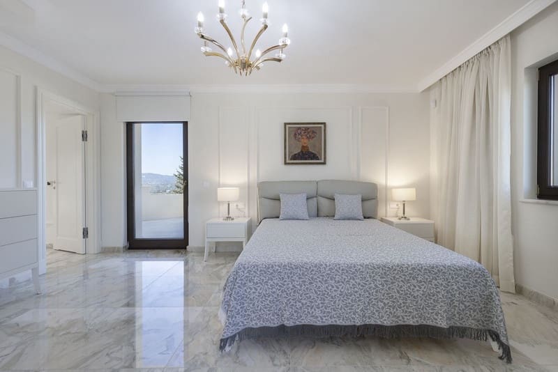 6 sovrum Villa till salu i Mijas Costa med pool garage - 2 300 000 € (Ref: 8805757)