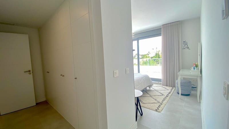 4 bedroom Penthouse for sale in Mijas Costa with pool garage - € 895,000 (Ref: 8805763)