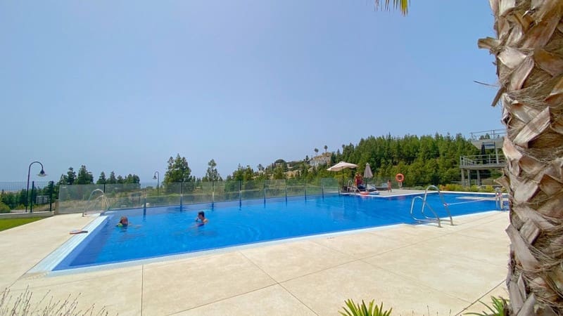 4 bedroom Penthouse for sale in Mijas Costa with pool garage - € 895,000 (Ref: 8805763)