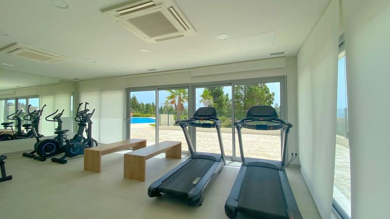 4 bedroom Penthouse for sale in Mijas Costa with pool garage - € 895,000 (Ref: 8805763)
