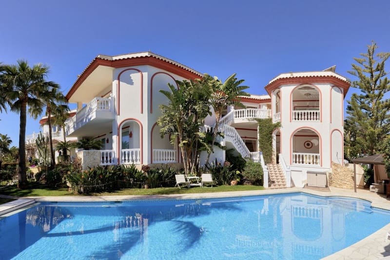 7 soveværelse Villa til salg i Marbella med swimmingpool garage - € 2.285.000 (Ref: 8809382)