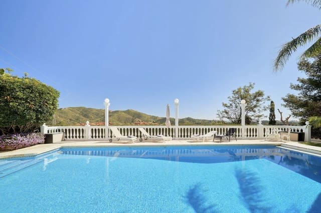 7 sovrum Villa till salu i Marbella med pool garage - 2 285 000 € (Ref: 8809382)
