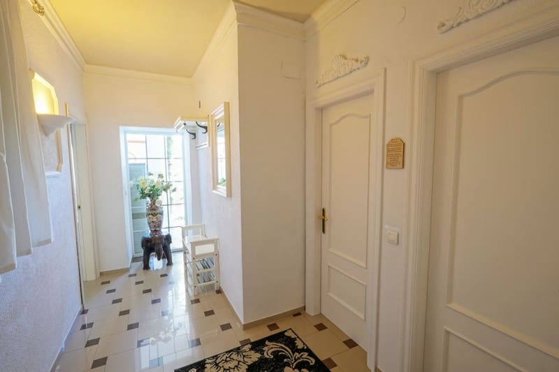 7 soveværelse Villa til salg i Marbella med swimmingpool garage - € 2.285.000 (Ref: 8809382)
