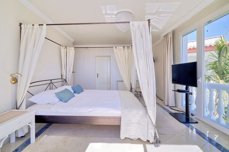 7 soveværelse Villa til salg i Marbella med swimmingpool garage - € 2.285.000 (Ref: 8809382)