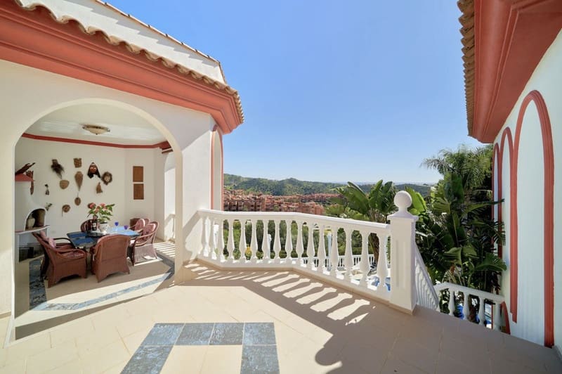 7 soveværelse Villa til salg i Marbella med swimmingpool garage - € 2.285.000 (Ref: 8809382)