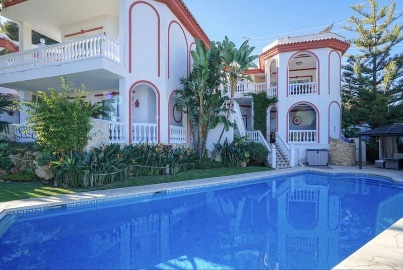 7 soveværelse Villa til salg i Marbella med swimmingpool garage - € 2.285.000 (Ref: 8809382)