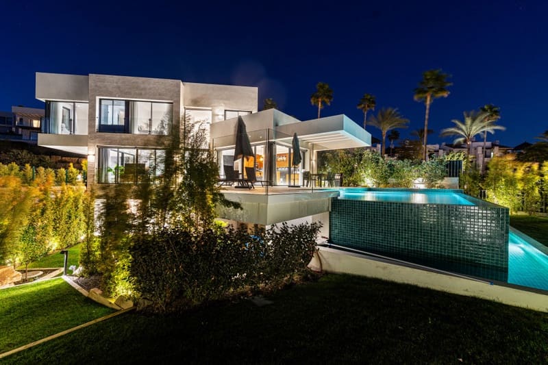 4 sovrum Villa till salu i Benahavis med pool garage - 2 100 000 € (Ref: 8809383)