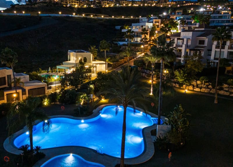 4 sovrum Villa till salu i Benahavis med pool garage - 2 100 000 € (Ref: 8809383)