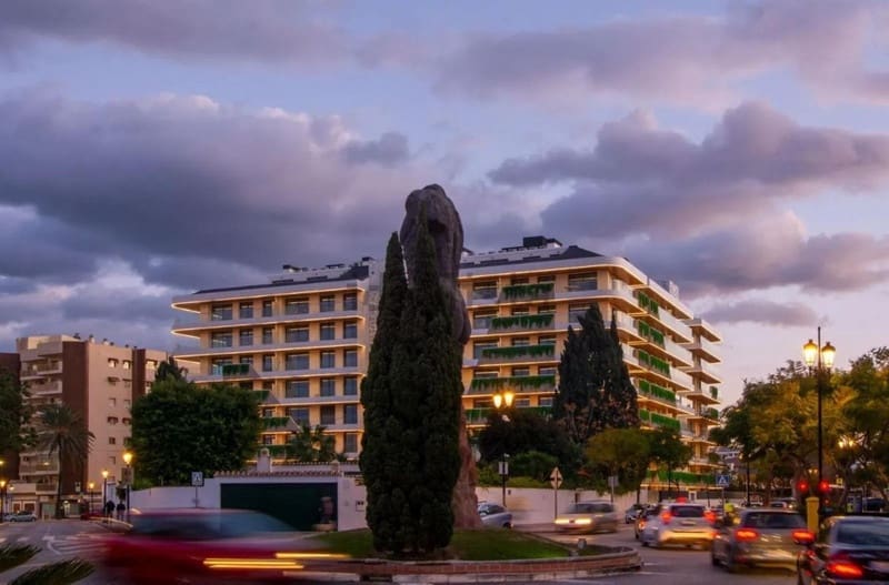 2 makuuhuone Huoneisto myytävänä paikassa Fuengirola mukana uima-altaan 
autotalli - 599 000 € (Ref: 8809394)