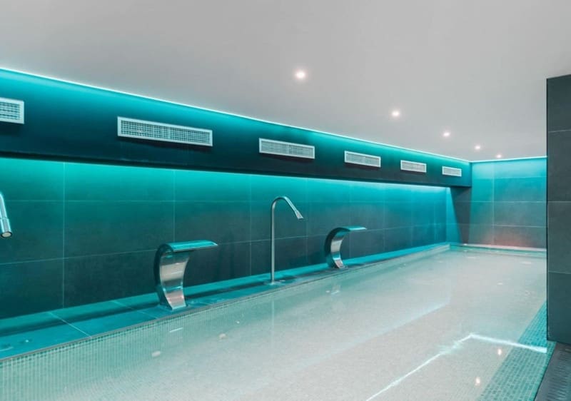 2 makuuhuone Huoneisto myytävänä paikassa Fuengirola mukana uima-altaan 
autotalli - 599 000 € (Ref: 8809394)