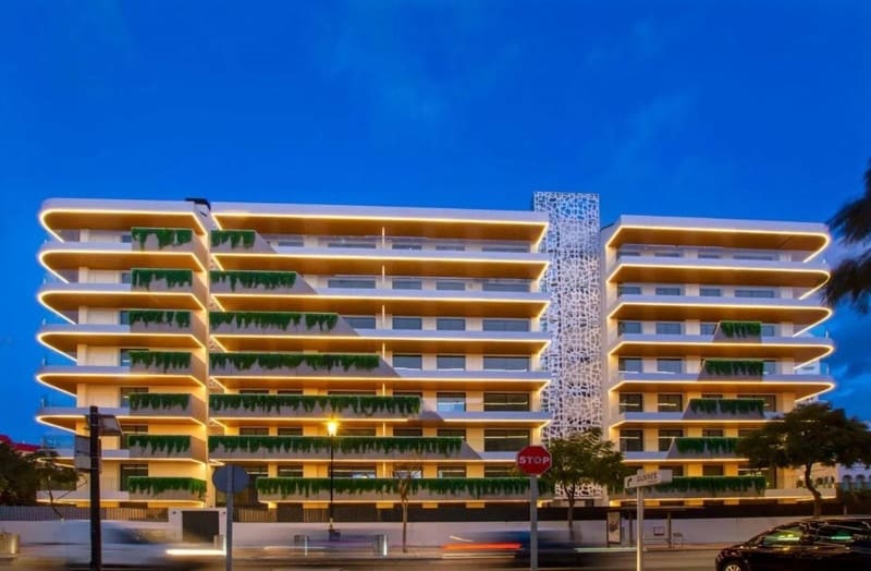 2 sypialnia Apartament na sprzedaż w Fuengirola z basenem garażem - 584 500 € (Ref: 8809394)