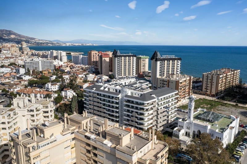 2 sypialnia Apartament na sprzedaż w Fuengirola z basenem garażem - 584 500 € (Ref: 8809394)