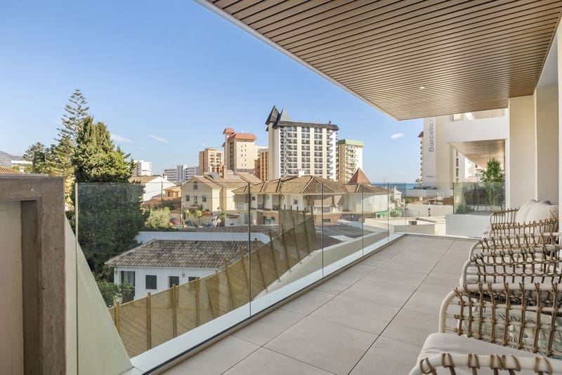 2 sypialnia Apartament na sprzedaż w Fuengirola z basenem garażem - 584 500 € (Ref: 8809394)