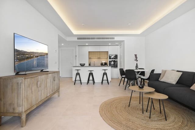 2 bedroom Apartment for sale in Fuengirola with pool garage - € 584,500 (Ref: 8809394)