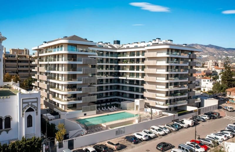2 sypialnia Apartament na sprzedaż w Fuengirola z basenem garażem - 584 500 € (Ref: 8809394)