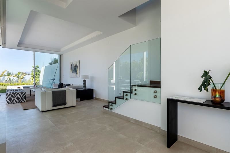 4 bedroom Villa for sale in Marbella with pool garage - € 1,950,000 (Ref: 8834191)