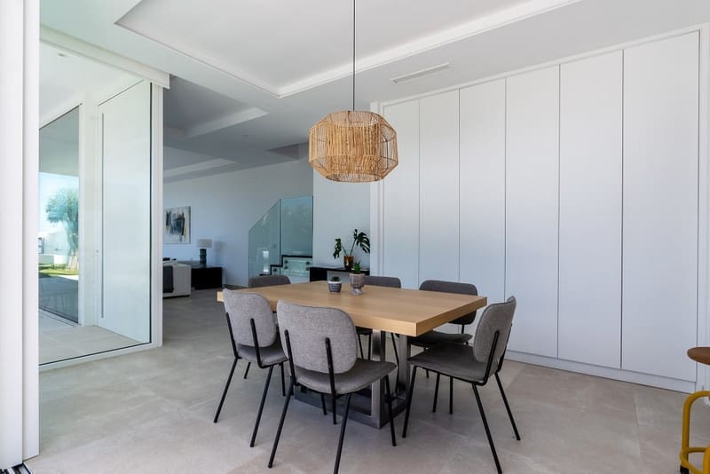 4 bedroom Villa for sale in Marbella with pool garage - € 1,950,000 (Ref: 8834191)