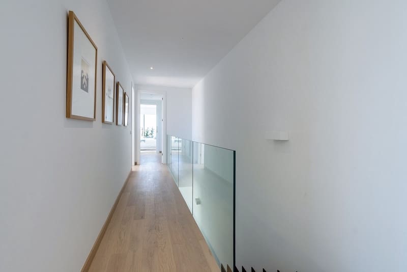 4 bedroom Villa for sale in Marbella with pool garage - € 1,950,000 (Ref: 8834191)