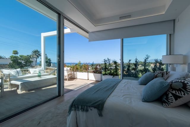 4 bedroom Villa for sale in Marbella with pool garage - € 1,950,000 (Ref: 8834191)