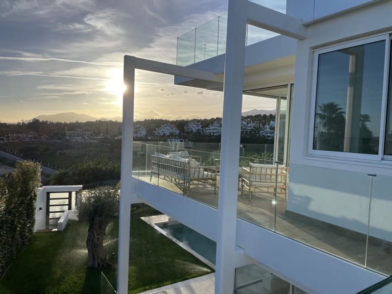 4 bedroom Villa for sale in Marbella with pool garage - € 1,950,000 (Ref: 8834191)