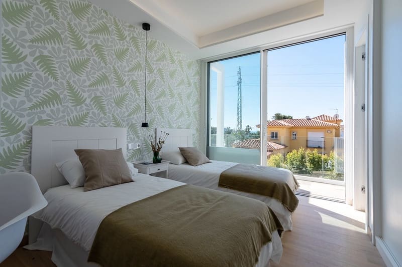 4 bedroom Villa for sale in Marbella with pool garage - € 1,950,000 (Ref: 8834191)