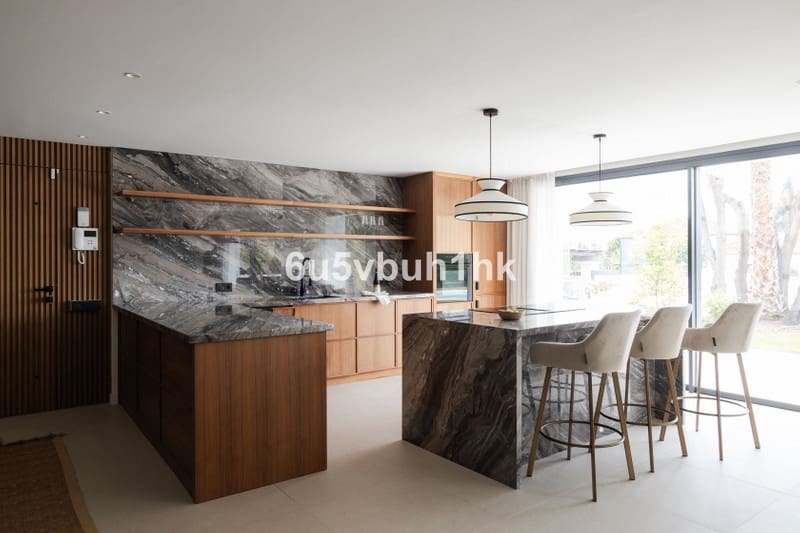 4 bedroom Villa for sale in Nueva Andalucia with pool garage - € 2,895,000 (Ref: 8834196)