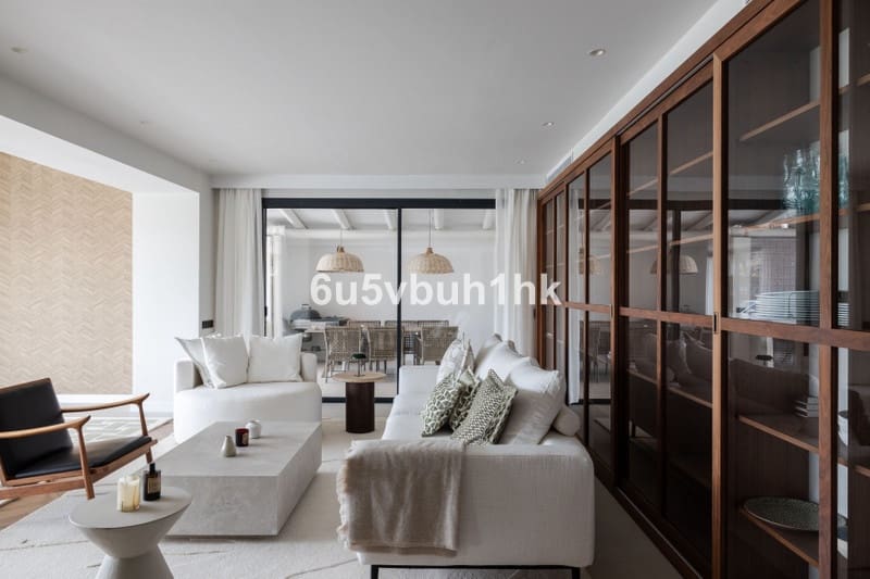 4 bedroom Villa for sale in Nueva Andalucia with pool garage - € 2,895,000 (Ref: 8834196)