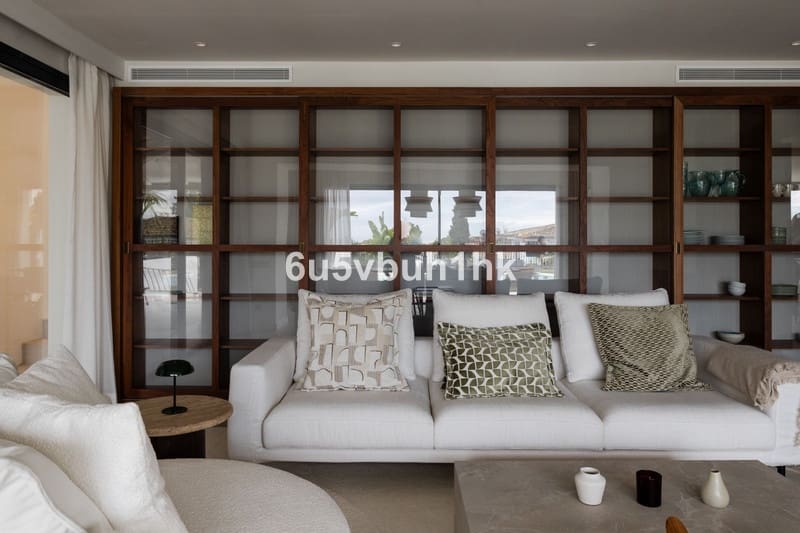 4 bedroom Villa for sale in Nueva Andalucia with pool garage - € 2,895,000 (Ref: 8834196)