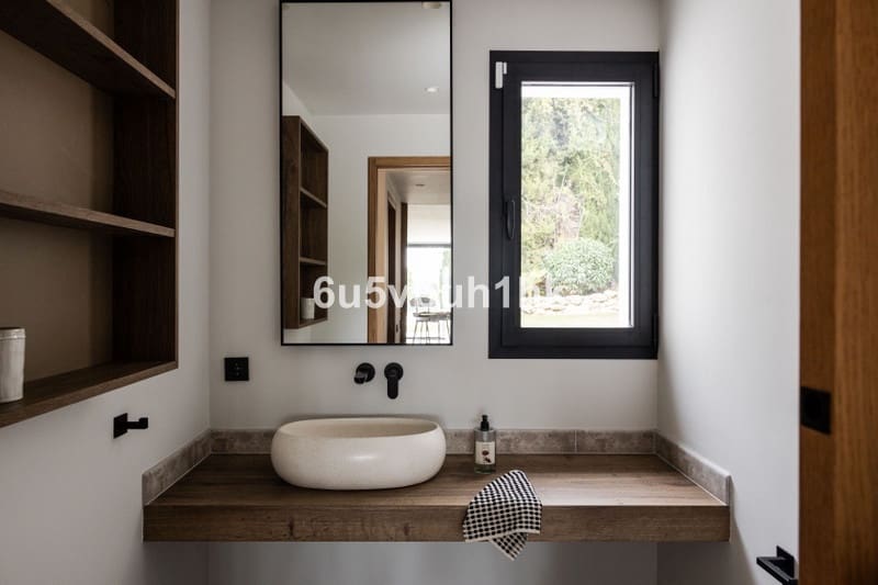 4 bedroom Villa for sale in Nueva Andalucia with pool garage - € 2,895,000 (Ref: 8834196)