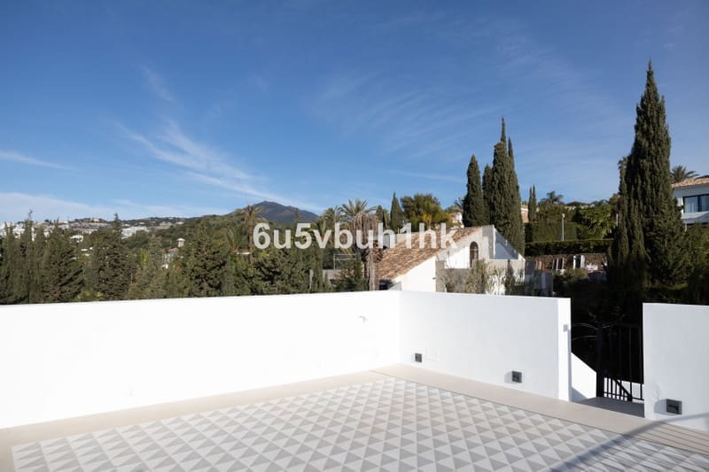 4 bedroom Villa for sale in Nueva Andalucia with pool garage - € 2,895,000 (Ref: 8834196)