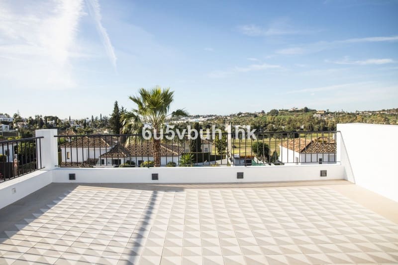 4 bedroom Villa for sale in Nueva Andalucia with pool garage - € 2,895,000 (Ref: 8834196)